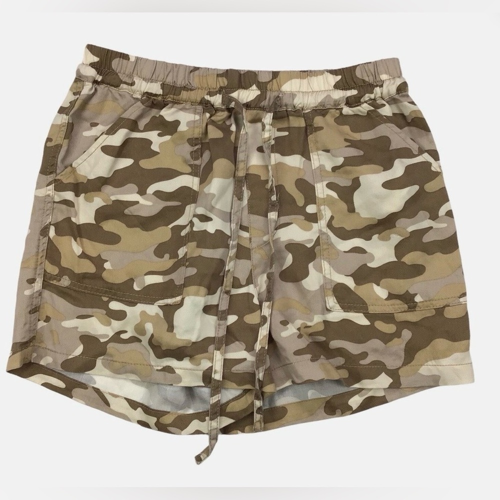 🟢Love Tree Women's Size Large Camouflage Shorts🟢